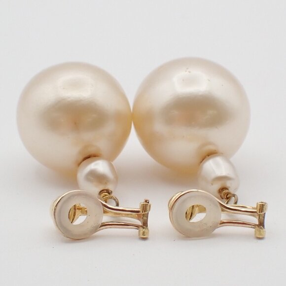 CHANEL CC Logo Imitation Pearl Dangle Drop Earrings Clip-On White - Picture 4 of 5